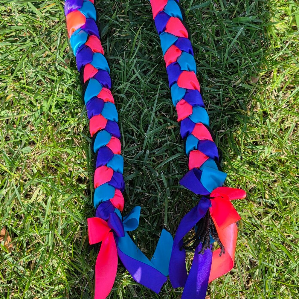 Folklorico yarn braids